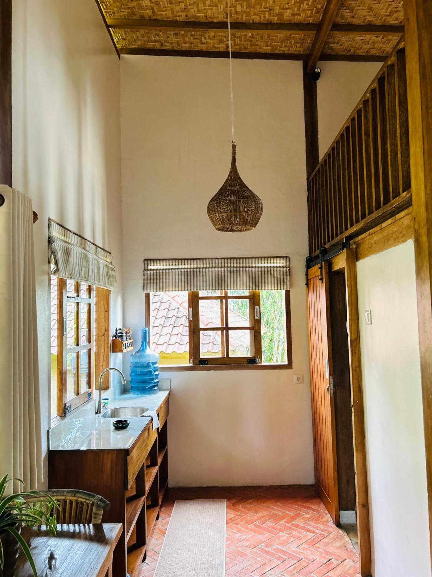 Santai House Apartamento Tetebatu Exterior foto