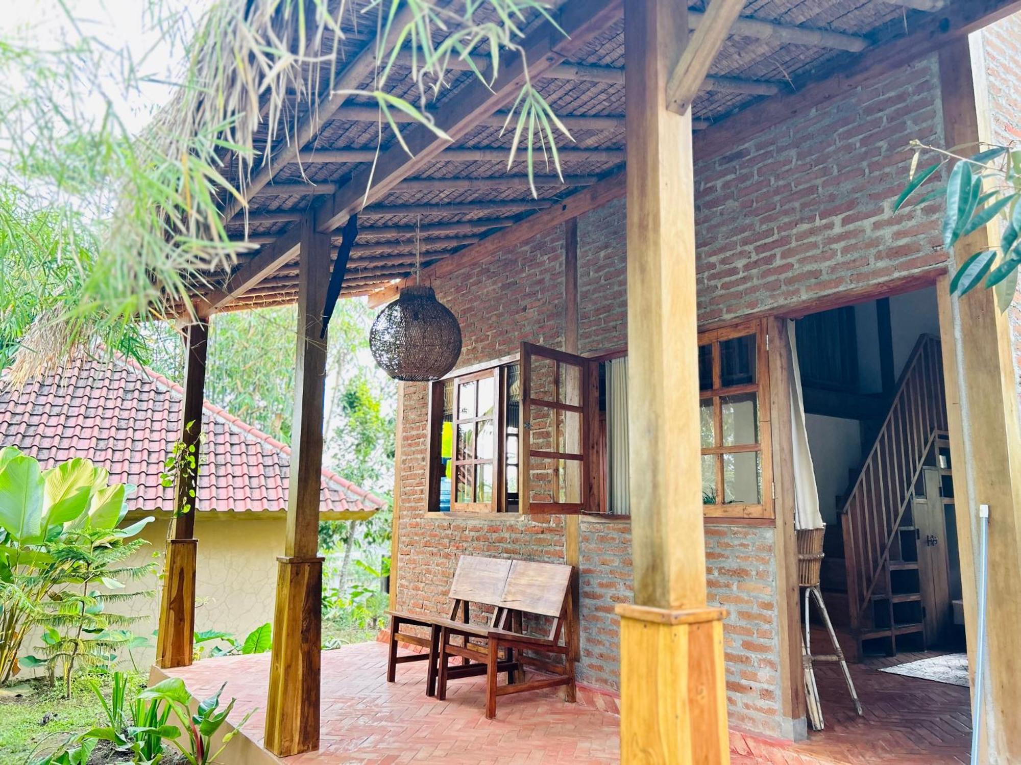 Santai House Apartamento Tetebatu Exterior foto